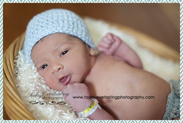  - Morris-IL-Newborn-Hospital-Photographer-Ramos010