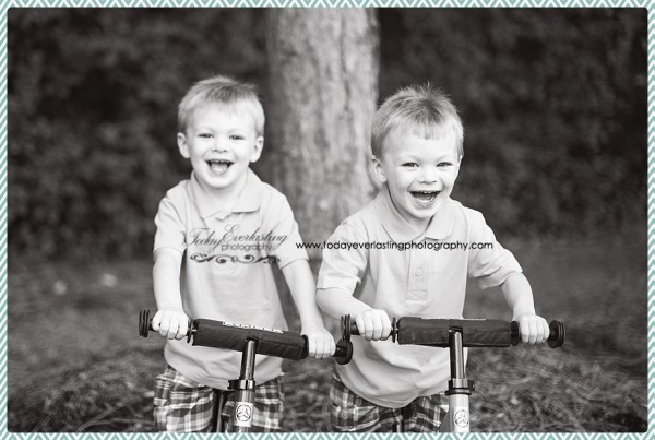 Joshua&Jacob Morris, IL Child & Family Photographer 12